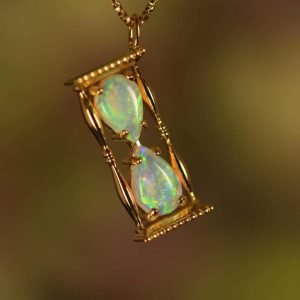 Women’s All-match Hourglass Pendant Necklace