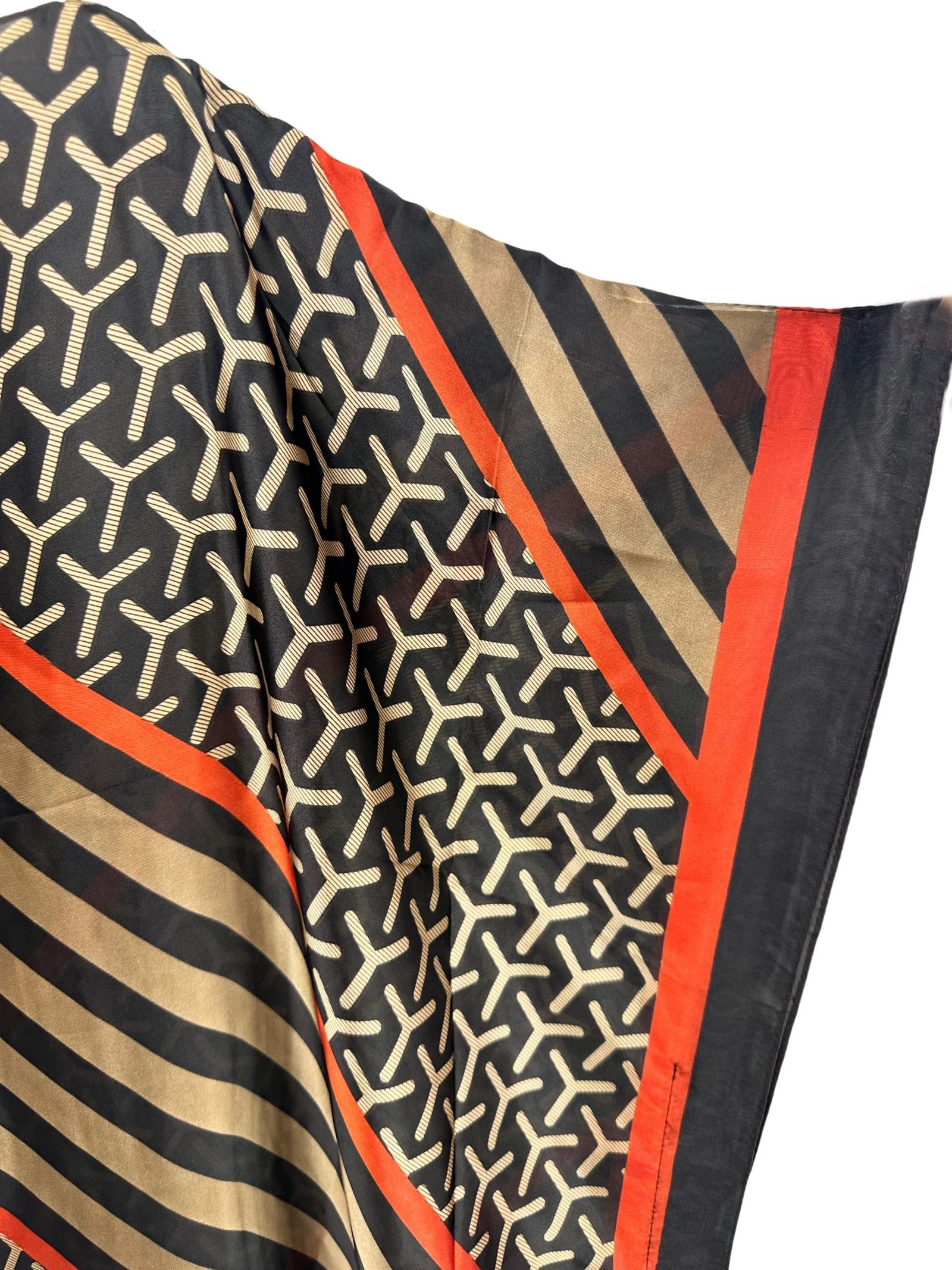 9237d0dbbd3c970008fde5a84091f7de.jpg 9