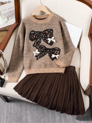 SHEIN 2pcs/Set Tween Girl Sweater Set, Khaki & Brown Colors With Bow Leopard Print Pattern Pleated Skirt, Y2K Style Loose Silhouette And Versatile Skirt, Comfortable Fabric And Warmth, Suitable For Girls Wear In Various Occasions