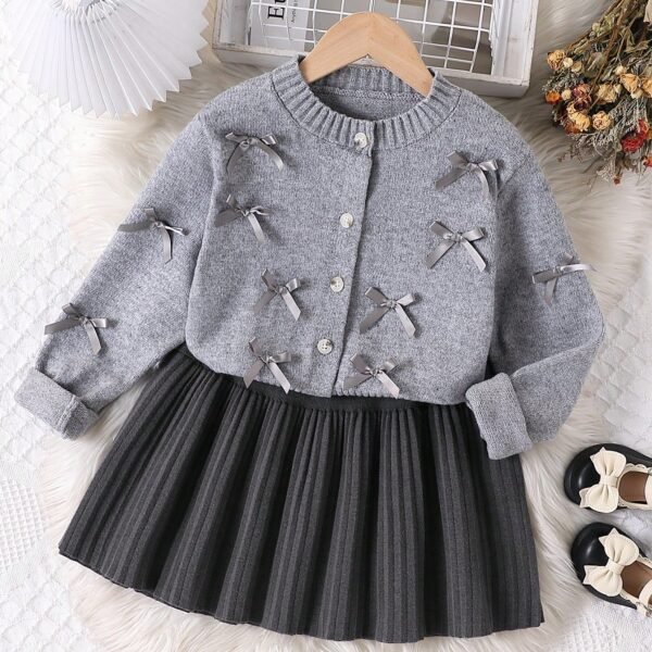 2pcs/Set Tween Girl Winter Outfit, Elegant Bow Decor Sweater And Knitted Pleated Skirt Set
